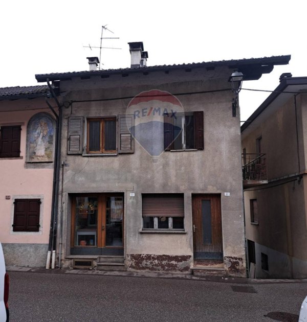 casa indipendente in vendita a Lamon