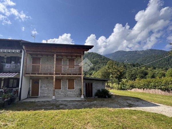 casa indipendente in vendita a Lamon
