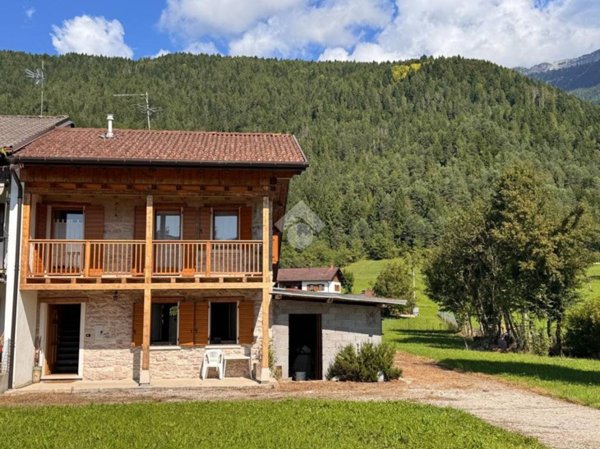 casa indipendente in vendita a Lamon
