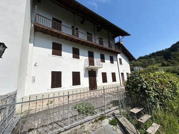 casa indipendente in vendita a Lamon in zona Rugna