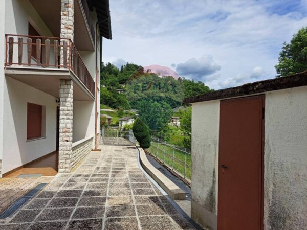 casa indipendente in vendita a Lamon in zona Ronche