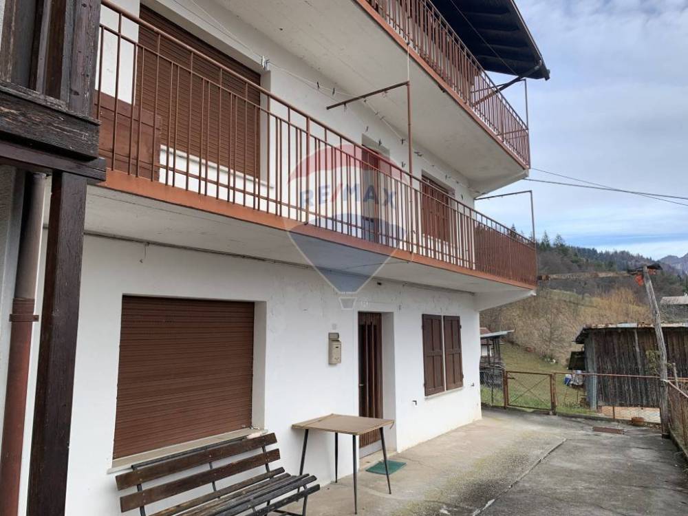 casa indipendente in vendita a Lamon in zona Pezzè