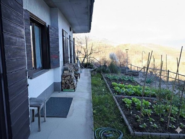 appartamento in vendita a Lamon in zona Arina