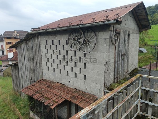 casa indipendente in vendita a Lamon in zona Pezzè