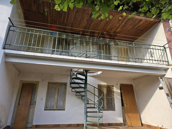 casa indipendente in vendita a Lamon in zona Arina