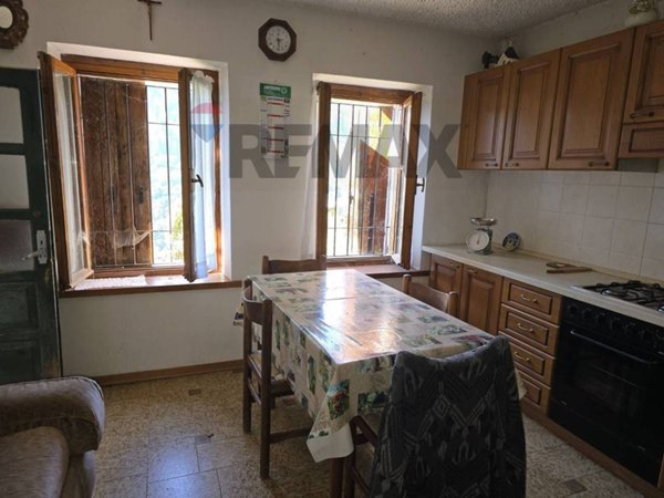 casa indipendente in vendita a Lamon in zona Arina