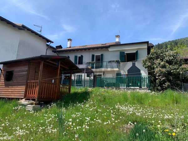 casa indipendente in vendita a Lamon in zona Pezzè