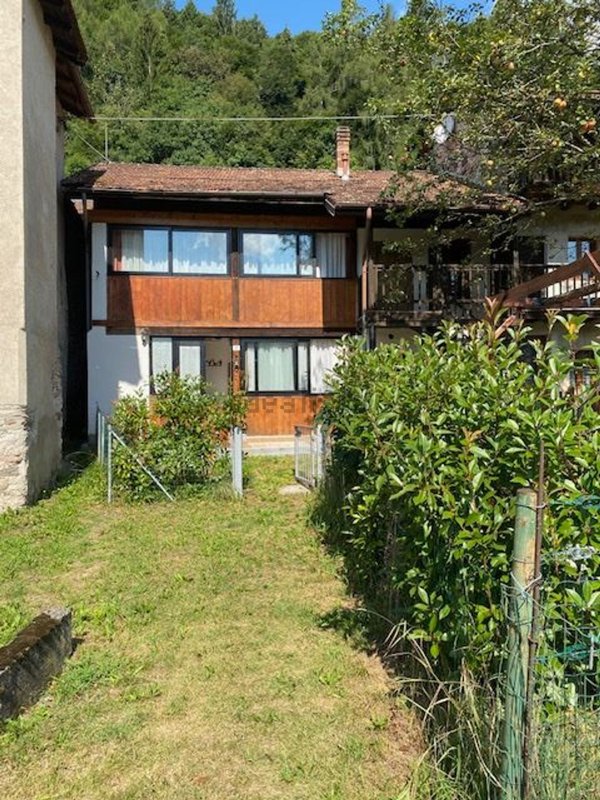 casa indipendente in vendita a Lamon in zona Zavena