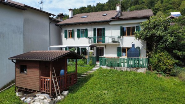 casa indipendente in vendita a Lamon in zona Pezzè