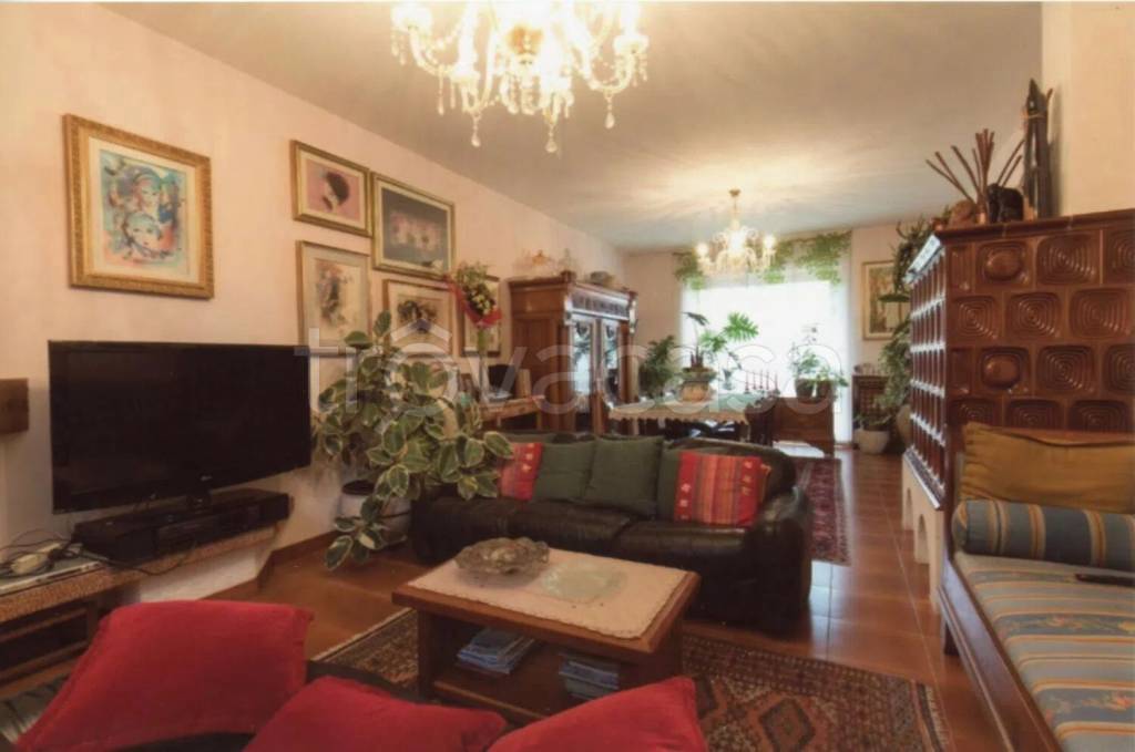 casa indipendente in vendita a Limana