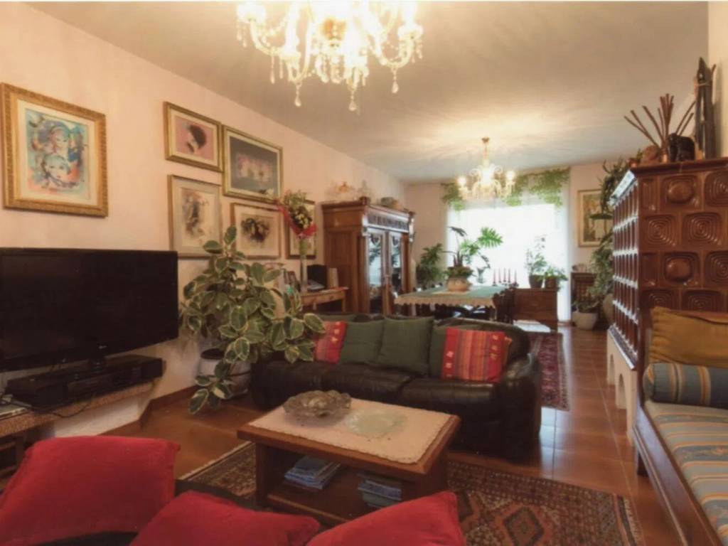 casa indipendente in vendita a Limana