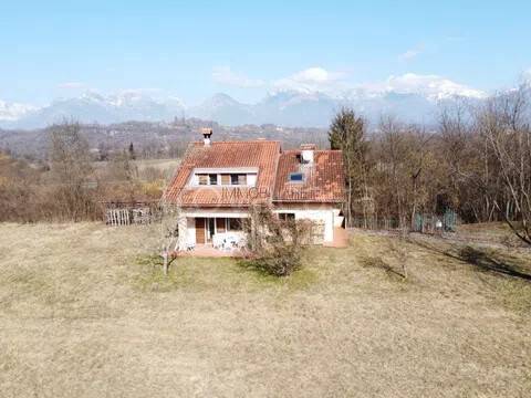 casa indipendente in vendita a Limana