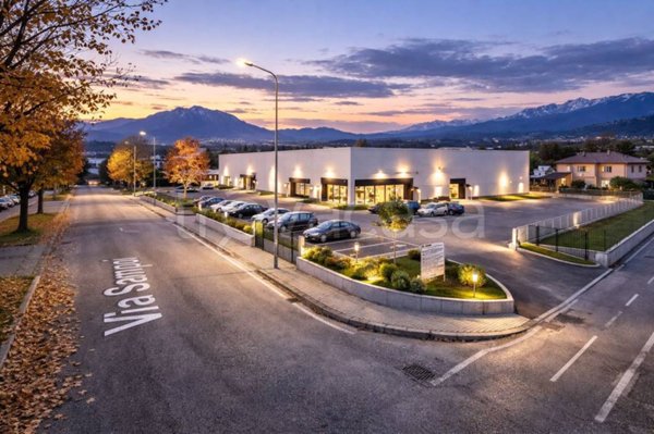 locale commerciale in vendita a Limana