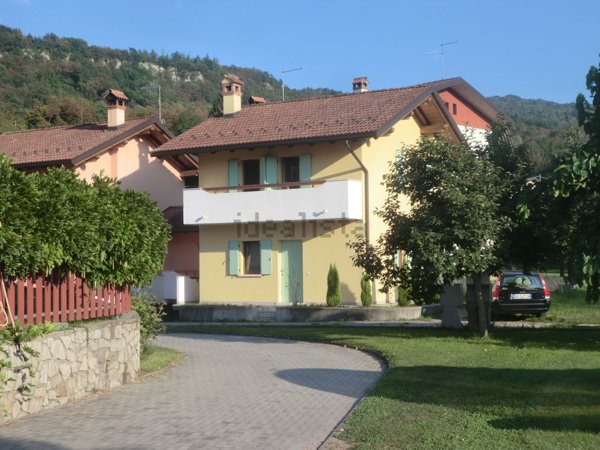 casa indipendente in vendita a Limana