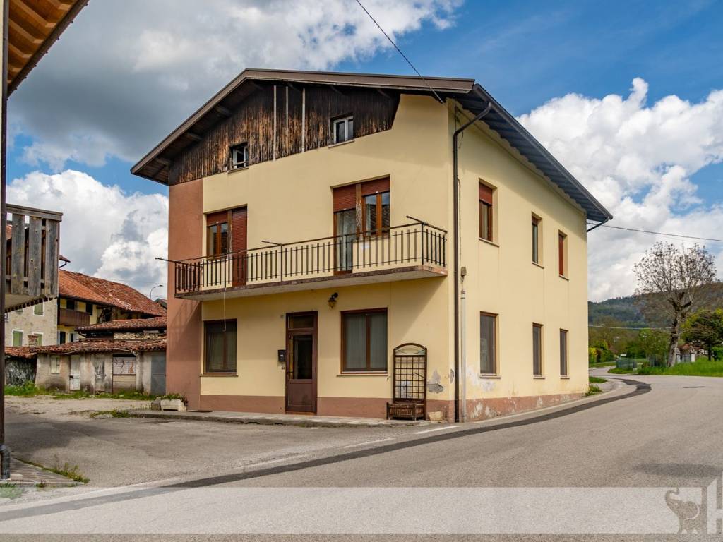 casa indipendente in vendita a Limana in zona Canè