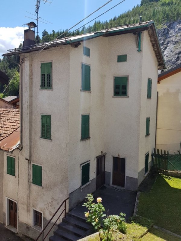 casa indipendente in vendita a Lozzo di Cadore