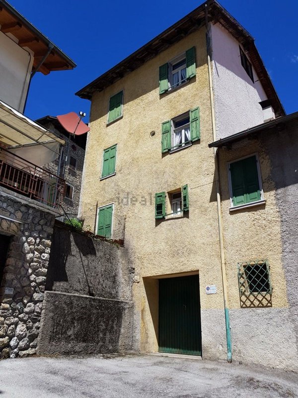 casa indipendente in vendita a Lozzo di Cadore