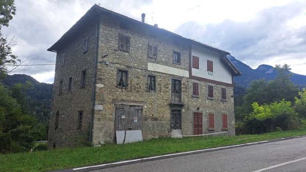 casa indipendente in vendita a Lozzo di Cadore