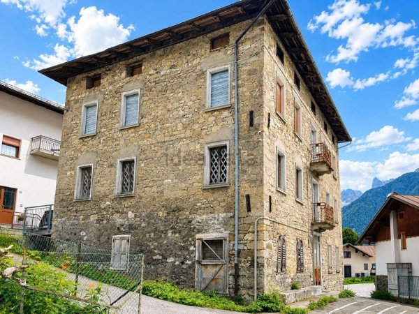 casa indipendente in vendita a Lozzo di Cadore