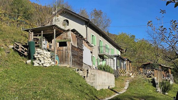 casa indipendente in vendita a Pedavena in zona Facen