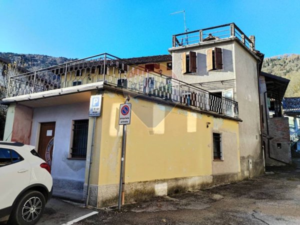casa indipendente in vendita a Pedavena in zona Facen