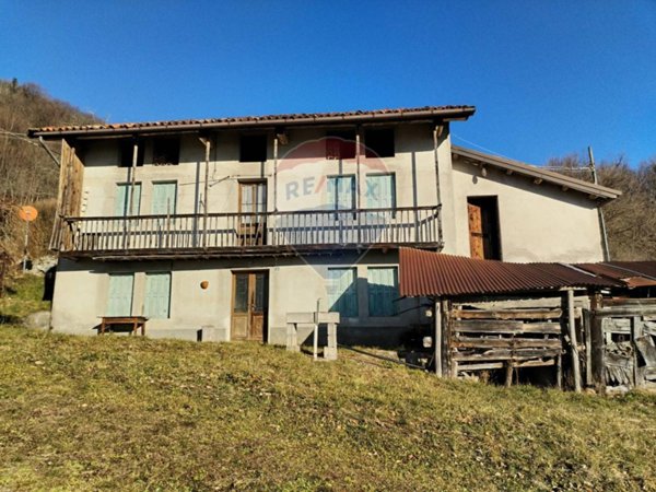 casa indipendente in vendita a Pedavena in zona Facen