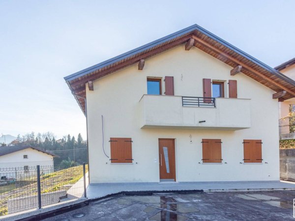 casa indipendente in vendita a Pedavena