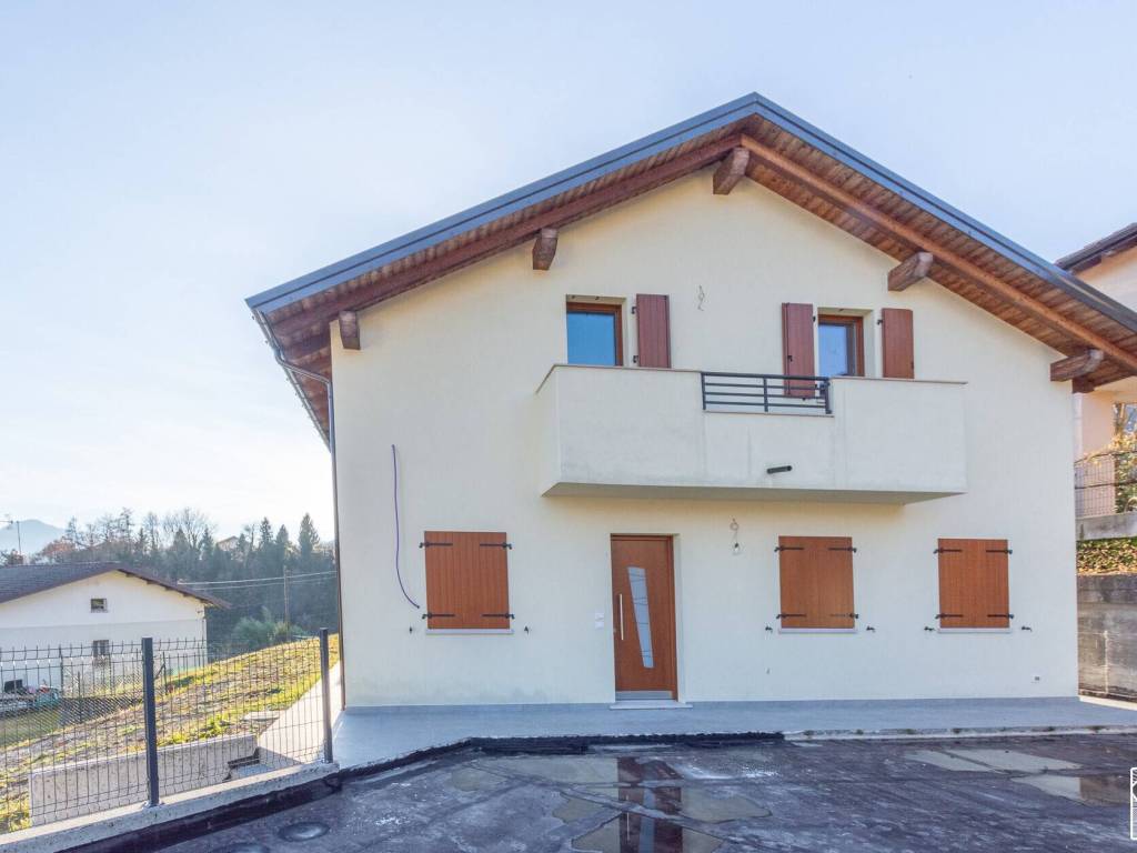 casa indipendente in vendita a Pedavena