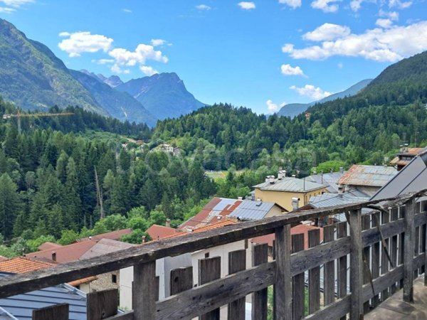 casa indipendente in vendita a Pieve di Cadore in zona Sottocastello