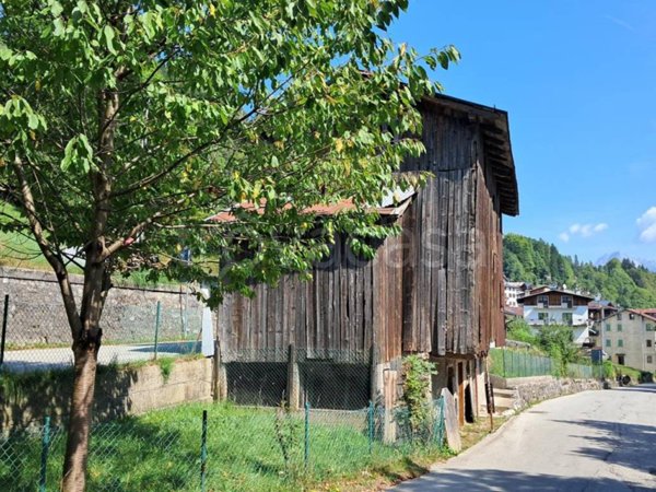 locale commerciale in vendita a Pieve di Cadore in zona Sottocastello
