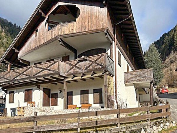 appartamento in vendita a Pieve di Cadore in zona Nebbiù
