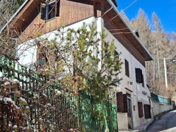 casa indipendente in vendita a Pieve di Cadore in zona Pozzale