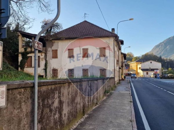casa indipendente in vendita a Ponte nelle Alpi in zona Polpet