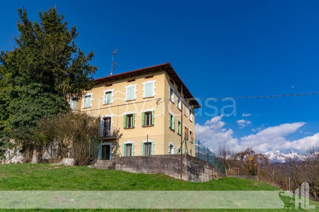 casa indipendente in vendita a Ponte nelle Alpi in zona Cadola