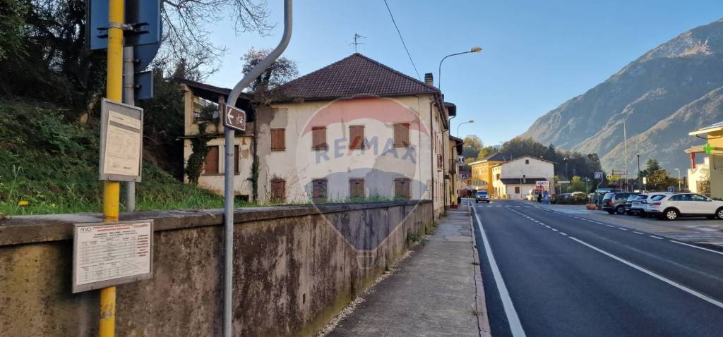 casa indipendente in vendita a Ponte nelle Alpi in zona Cadola