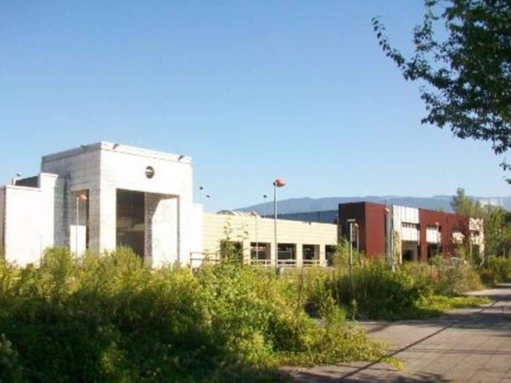 negozio in vendita a Ponte nelle Alpi in zona Lizzona
