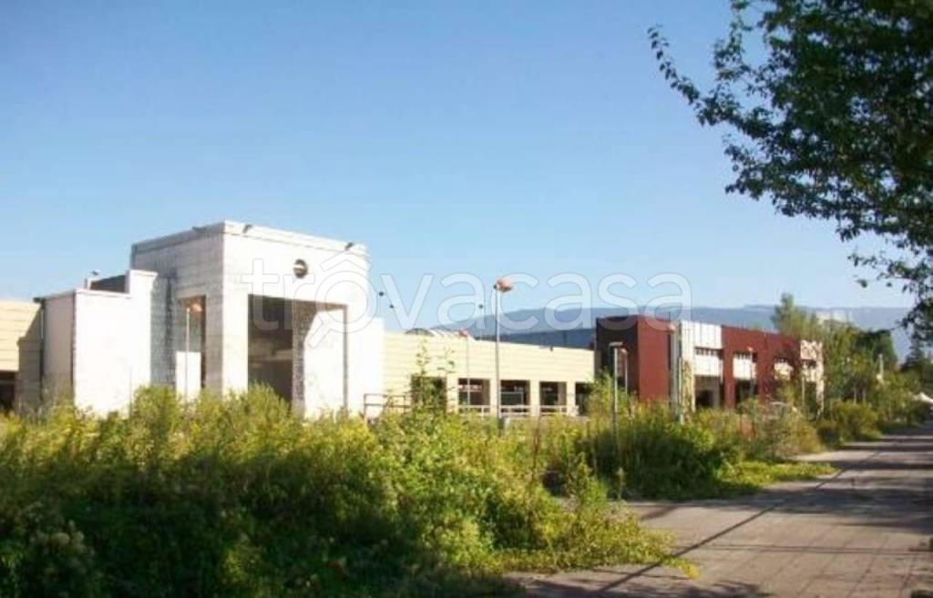 negozio in vendita a Ponte nelle Alpi in zona Lizzona