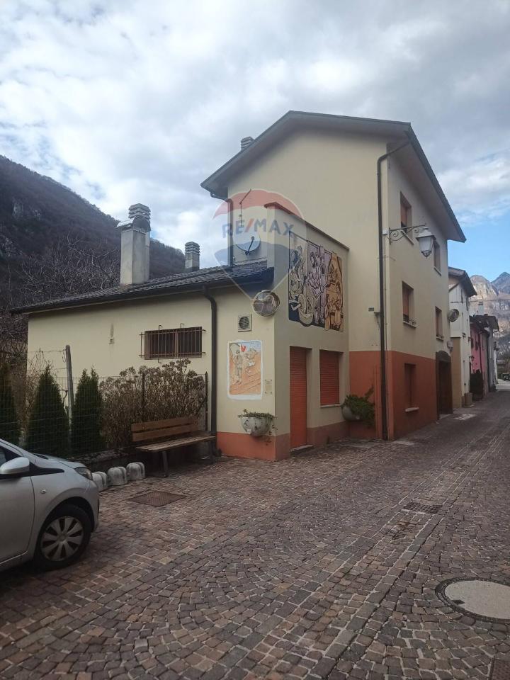 casa indipendente in vendita a Ponte nelle Alpi in zona Polpet