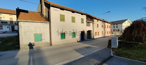 casa indipendente in vendita a Ponte nelle Alpi in zona Vich