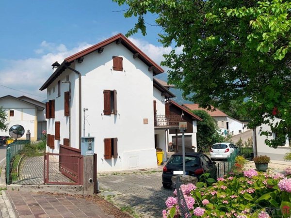 casa indipendente in vendita a Ponte nelle Alpi in zona Polpet