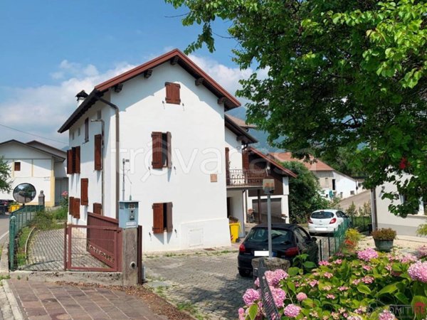 casa indipendente in vendita a Ponte nelle Alpi in zona Piaia