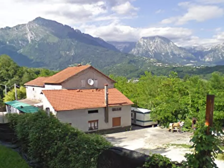 casa indipendente in vendita a Ponte nelle Alpi in zona Lizzona