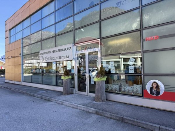 negozio in vendita a Ponte nelle Alpi in zona Polpet