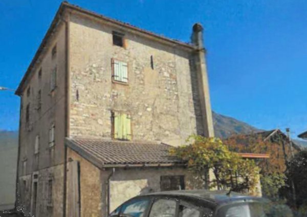 intera palazzina in vendita a Ponte nelle Alpi