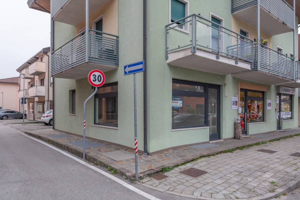 negozio in vendita a Ponte nelle Alpi