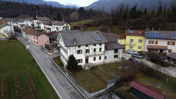 casa indipendente in vendita a Ponte nelle Alpi in zona Vich
