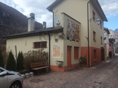 casa indipendente in vendita a Ponte nelle Alpi in zona Polpet
