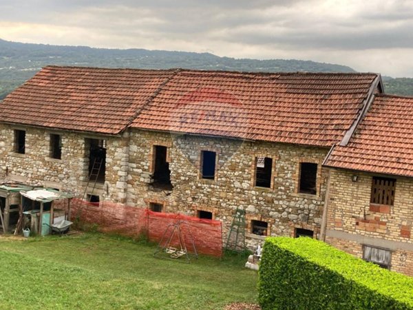 casale in vendita a Ponte nelle Alpi in zona Reveane