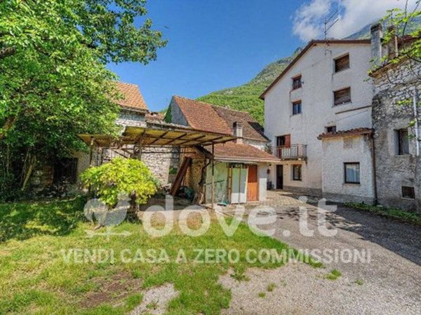 casa indipendente in vendita a Ponte nelle Alpi in zona Soccher