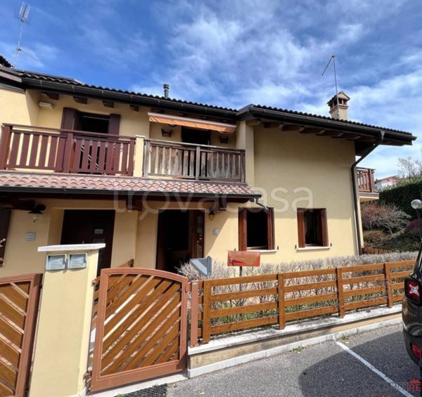 casa indipendente in vendita a Ponte nelle Alpi in zona Piaia